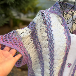 Detail of the Vlnika Megan ruffle yarn