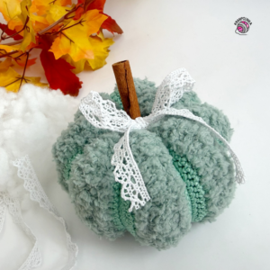 Crochet Teddy Pumpkin – a soft and cozy autumn decoration.